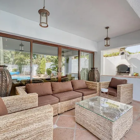 Villa 1102 With Pool ,lounge, Bbq ,direkt In Marbella
