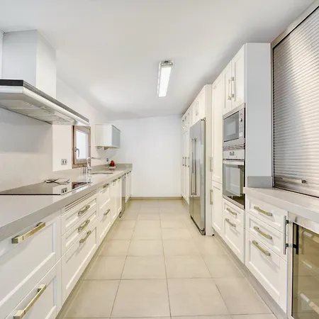 Villa 1102 With Pool ,lounge, Bbq ,direkt In
