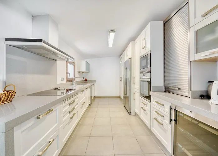 Villa 1102 With Pool ,lounge, Bbq ,direkt In