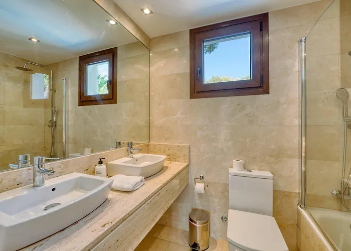 1102 With Pool ,lounge, Bbq ,direkt In Villa Marbella