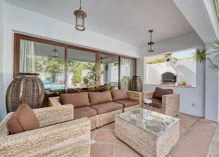 Villa 1102 With Pool ,lounge, Bbq ,direkt In Marbella